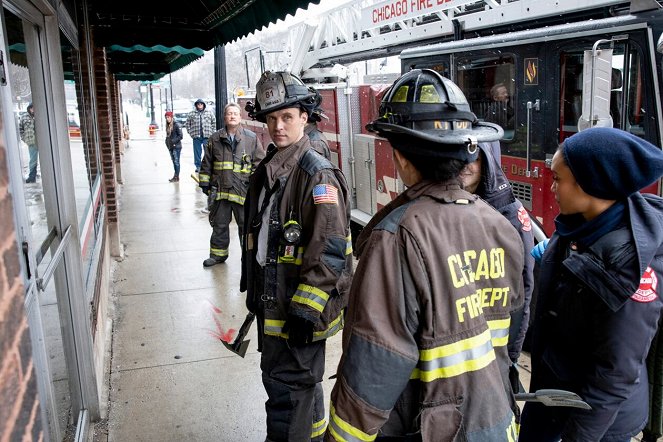 Chicago Fire - The Tendency of a Drowning Victim - Photos