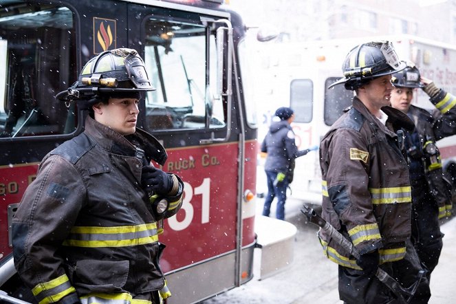 Chicago Fire - Season 8 - The Tendency of a Drowning Victim - Van film