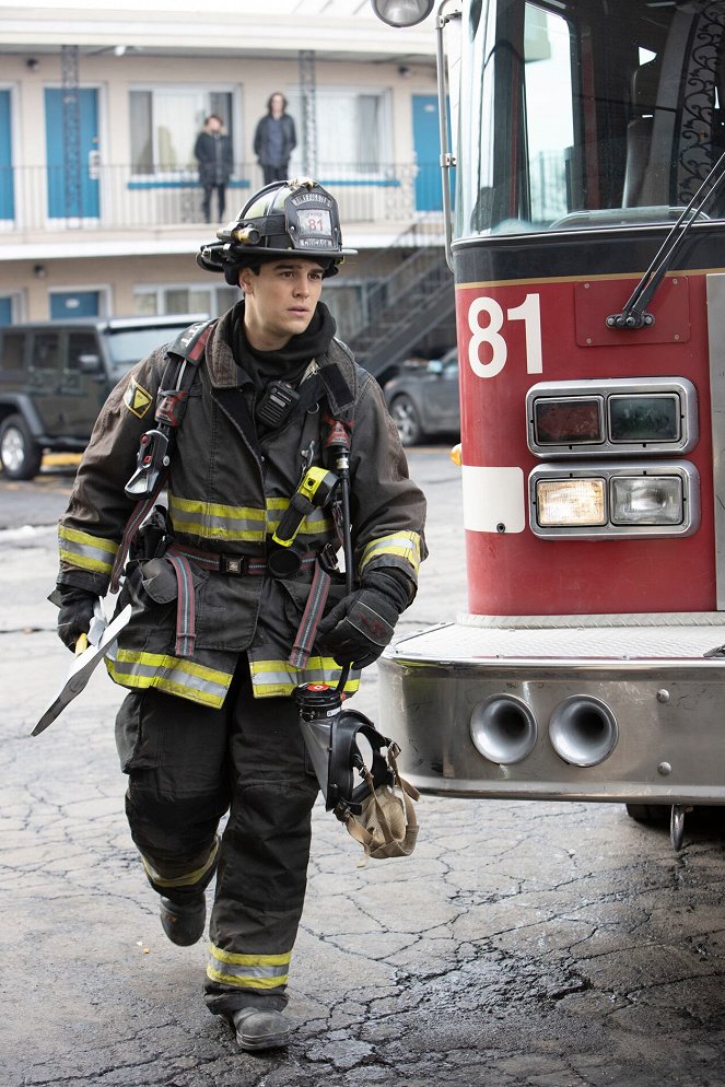 Chicago Fire - I'll Cover You - Van film