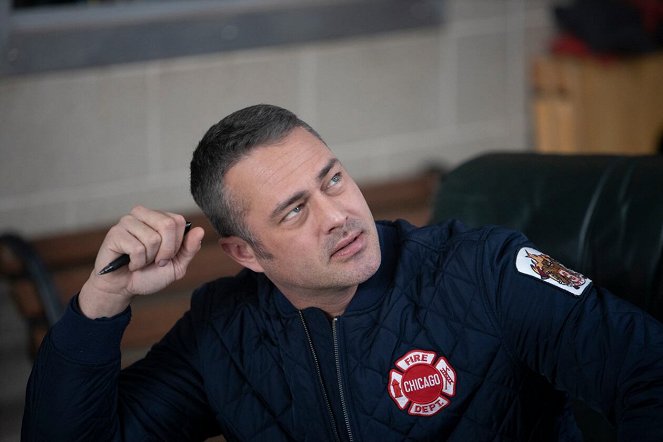 Chicago Fire - I'll Cover You - Film - Taylor Kinney