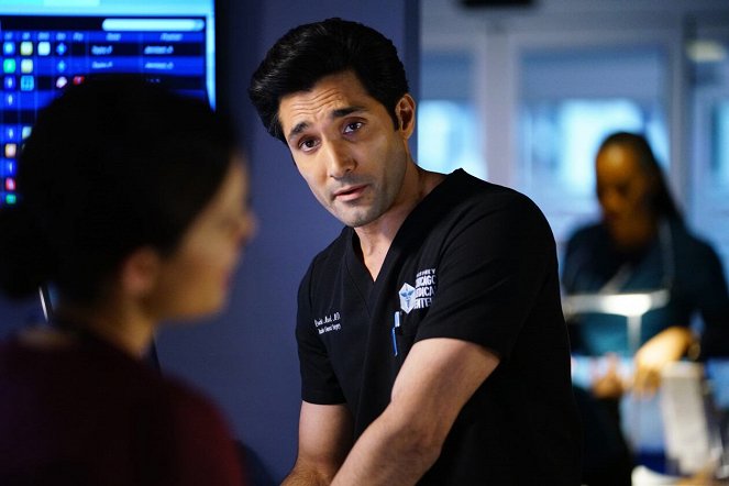 Chicago Med - Pain is for the Living - Photos