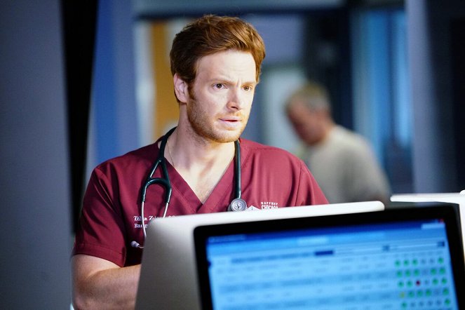 Chicago Med - It May Not Be Forever - Van film