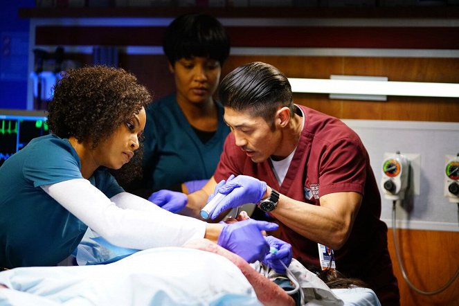Chicago Med - It May Not Be Forever - Filmfotók - Yaya DaCosta, Brian Tee