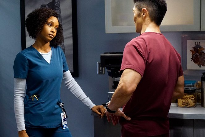 Chicago Med - Season 5 - It May Not Be Forever - Photos - Yaya DaCosta