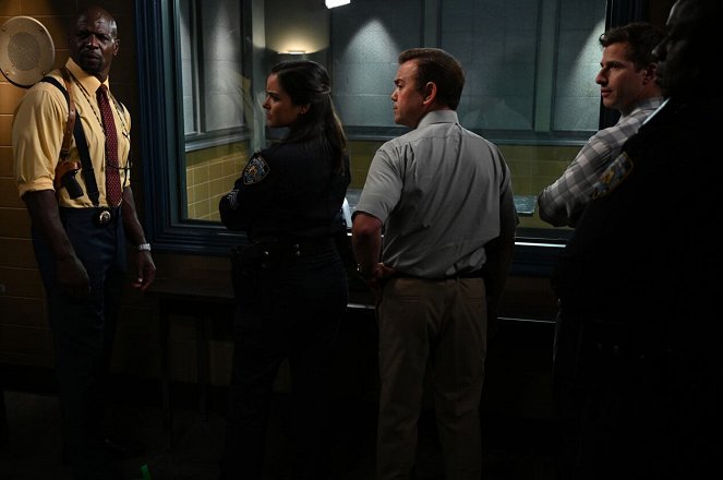 Brooklyn Nine-Nine - Season 7 - Debbie - De la película - Andre Braugher, Melissa Fumero, Joe Lo Truglio, Andy Samberg