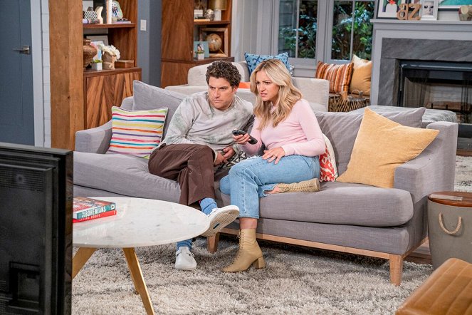Indebted - Everybody's Talking About FOMO - Photos - Adam Pally, Abby Elliott