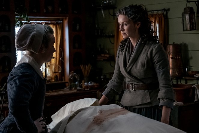 Outlander - Die Highland-Saga - Zwischen zwei Fronten - Filmfotos - Lauren Lyle, Caitríona Balfe
