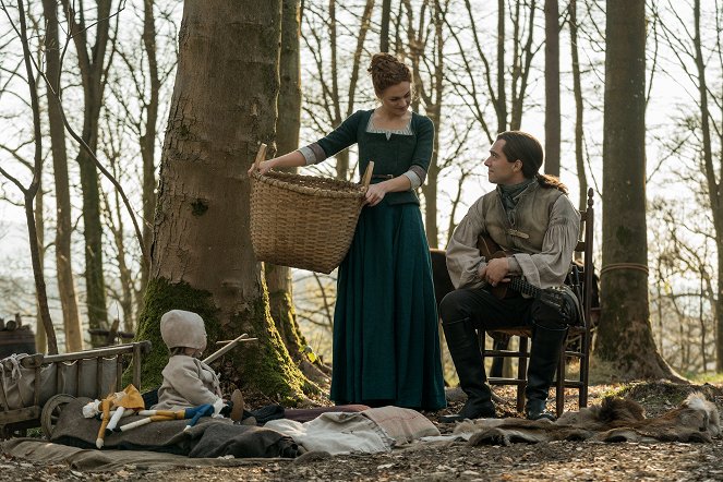 Outlander - Die Highland-Saga - Zwischen zwei Fronten - Filmfotos - Sophie Skelton, Richard Rankin
