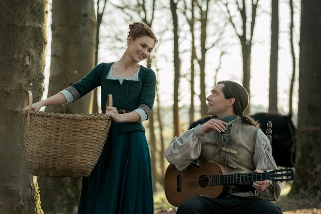 Outlander - Die Highland-Saga - Season 5 - Zwischen den Fronten - Filmfotos - Sophie Skelton, Richard Rankin