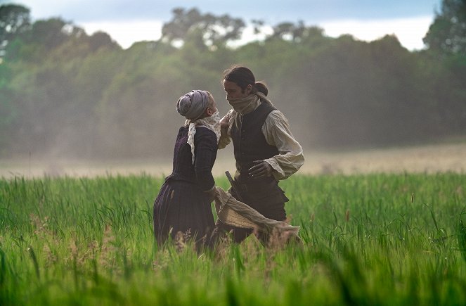 Outlander - Az idegen - Jobb házasságban élni, mint égni - Filmfotók - César Domboy