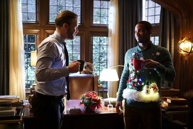 Legacies - Noël a été étonnement violent cette année - Film - Matthew Davis, Demetrius Bridges
