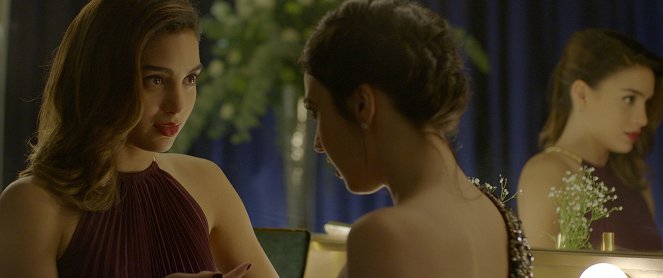 Dos Veces Tú - Z filmu - Melissa Barrera, Anahi Davila