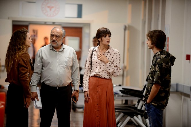 Benim Adım Melek - Season 1 - Z filmu - Rabia Soytürk, Mehmet Çevik, Nehir Erdoğan, Ulvi Kahyaoğlu