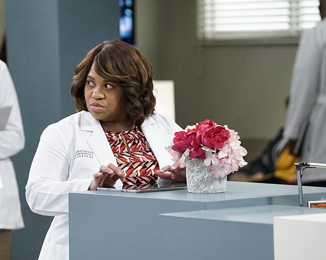Grey's Anatomy - Season 16 - A Diagnosis - Photos - Chandra Wilson
