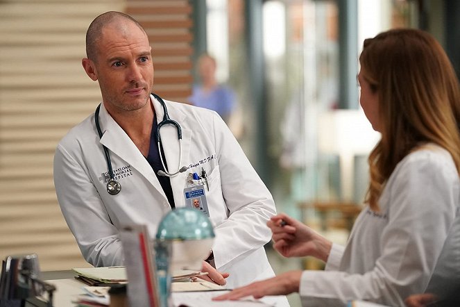 Chirurdzy - Season 16 - Diagnoza - Z filmu - Richard Flood