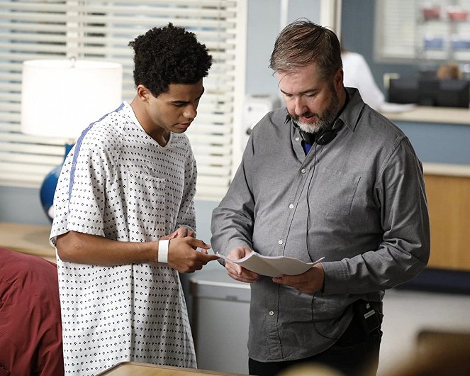 Grey's Anatomy - A Diagnosis - Van de set - Noah Alexander Gerry