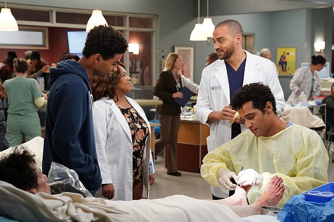 Grey's Anatomy - Blizzard - Film - Noah Alexander Gerry, Chandra Wilson, Jesse Williams, Devin Way