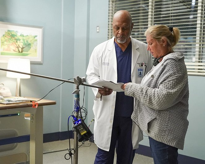 Grey's Anatomy - Die jungen Ärzte - Season 16 - Der tollste Job der Erde - Dreharbeiten - James Pickens Jr.