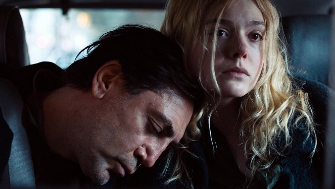 Los caminos que no escogemos - De la película - Javier Bardem, Elle Fanning