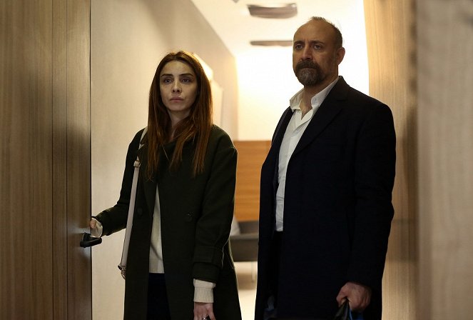 Babil - Episode 8 - De la película - Nur Fettahoğlu, Halit Ergenç