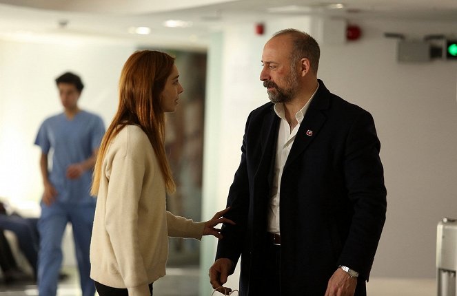 Babil - Episode 9 - Film - Halit Ergenç