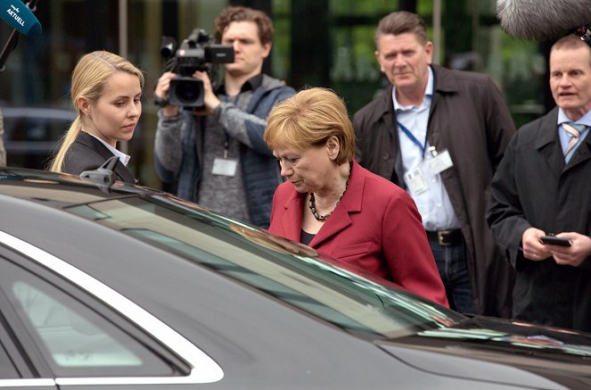 Merkel - Anatomy of a Crisis - Photos