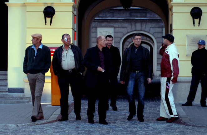Odwróceni - Episode 7 - De la película - Janusz Chabior, Andrzej Grabowski, Maciej Kozlowski, Robert Więckiewicz, Andrzej Zieliński, Szymon Bobrowski