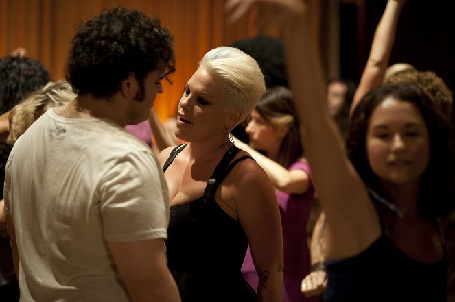 Amor sin control - De la película - Josh Gad, P!nk