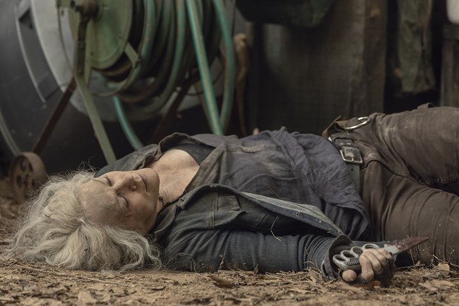 The Walking Dead - Look at the Flowers - Photos - Melissa McBride