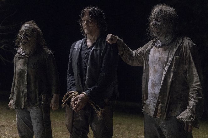 The Walking Dead - Look at the Flowers - Photos - Norman Reedus