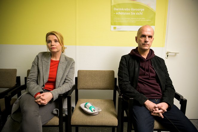 Merz gegen Merz - Season 2 - Schlussstriche - Filmfotos - Annette Frier, Christoph Maria Herbst