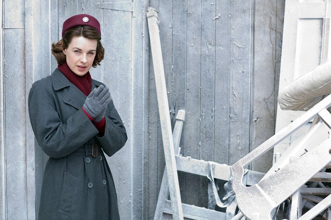 Call the Midwife - Christmas Special - Promo - Jessica Raine