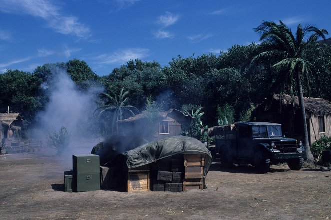 MacGyver - Season 1 - The Golden Triangle - Photos