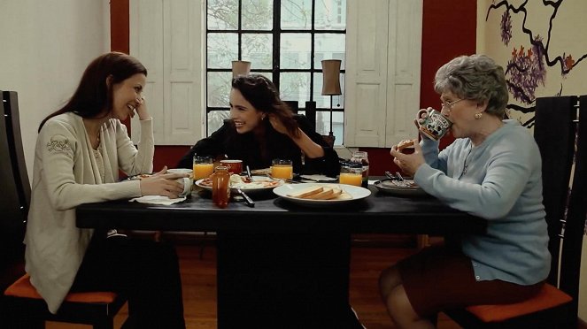 De mujer a mujer - Z filmu - Rocío Verdejo, María Gonllegos, Susana Alexander