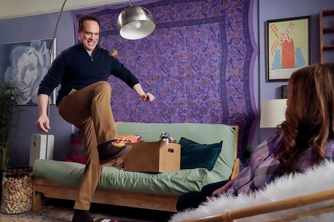 American Housewife - In My Room - Photos - Diedrich Bader