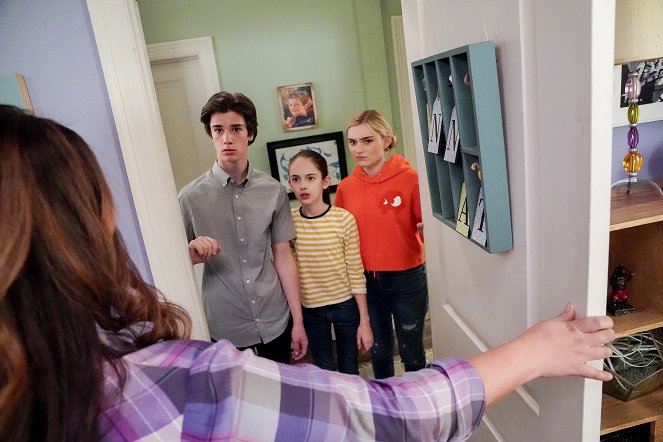 American Housewife - Season 4 - In My Room - Photos - Daniel DiMaggio, Julia Butters, Meg Donnelly