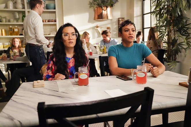 Americká manželka - Bitva o druhou snídani - Z filmu - Ali Wong, Carly Hughes