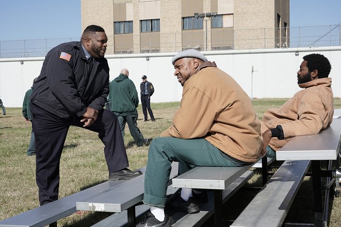 For Life - Season 1 - Burner - Photos - Sean Ringgold, Dorian Missick, Nicholas Pinnock