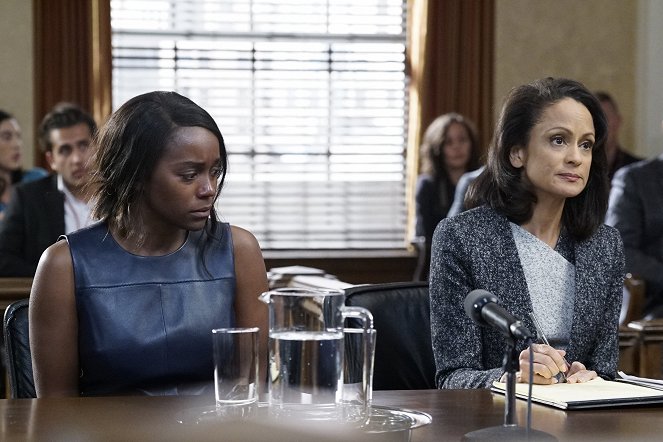 How to Get Away with Murder - We're Not Getting Away with It - Photos - Aja Naomi King, Anne-Marie Johnson