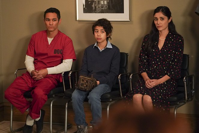 The Rookie - Season 2 - Hand-Off - Photos - Michael Esparza, Kaden Alejandro, Monica Ruiz