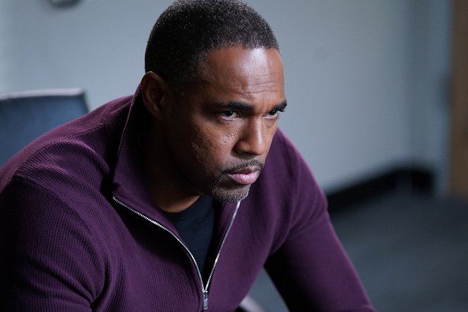 Station 19 - Something About What Happens When We Talk - Van film - Jason George