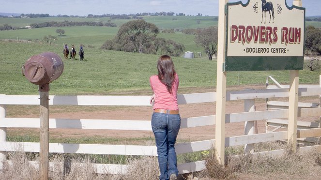 McLeod's Daughters - Nowhere to Hide - Photos