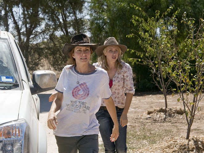 McLeod's Daughters - Every Move You Make - Photos