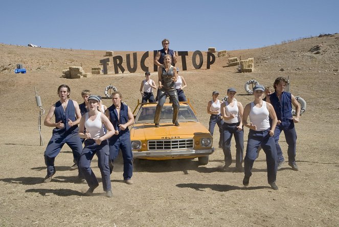 McLeod's Daughters - Season 8 - The Show Must Go On - Photos