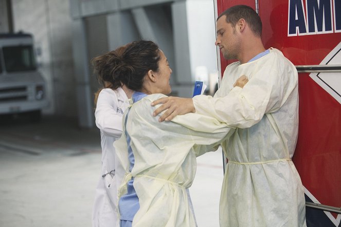 Grey's Anatomy - Free Falling - Photos