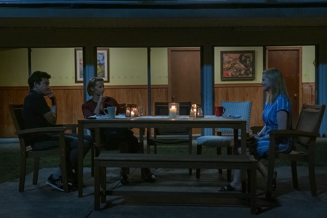 Ozark - Season 3 - Partnerství - Z filmu - Jason Bateman, Janet McTeer, Laura Linney