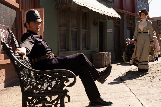 Murdoch Mysteries - Season 12 - Drowning in Money - Photos - Jonny Harris