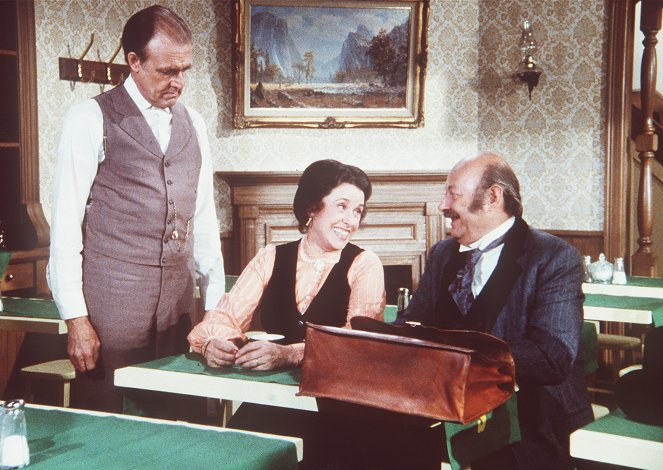Wave of the Future - Richard Bull, Katherine MacGregor, Laurie Main