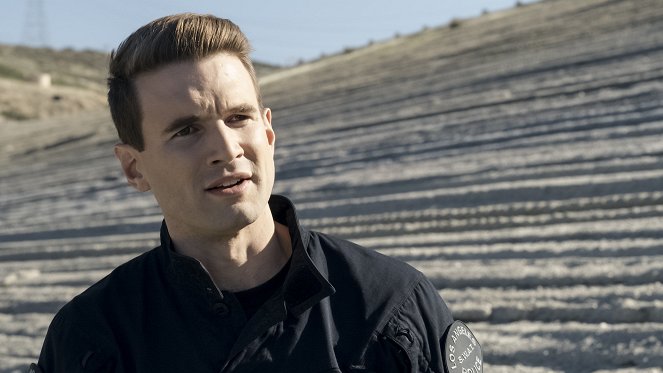 S.W.A.T. - Season 3 - Stigma - Photos - Alex Russell