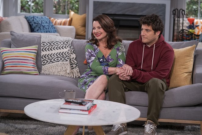 Indebted - Everybody's Talking About Neighbors - Film - Fran Drescher, Adam Pally